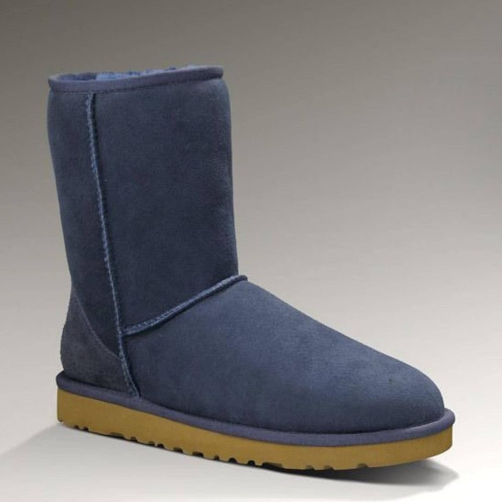 Ugg Women's Classic Short Navy Size 7